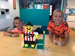 Maybe you would like to learn more about one of these? Daan Borgsteede On Twitter Hirving Lozano Made With Lego Self Made Without Any Instruction Even The Haircut Is Matching Made By Matthijs Tim Psv Hirvinglozano70 Lego Creative Https T Co A7xgxkpyla