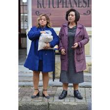 Eğitimine i̇stanbul üniversitesi devlet konservatuarı tiyatro bölümü'nde devam eden güzel oyuncu, 2012 yılında aşkın halleri adlı dizide ilk. Erkenci Kus 2018