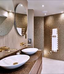Showroom David B Paris Mobilier De Salle De Bain Meuble En Bois Fonce Revetement Motif Terrazzo D Avec Images Meubles En Bois Fonce Idee Salle De Bain Salle De Bain Design