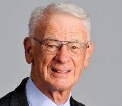 Lindsay Wills's Instagram, Twitter & Facebook