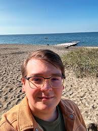 Shawn Hampton's Instagram, Twitter & Facebook