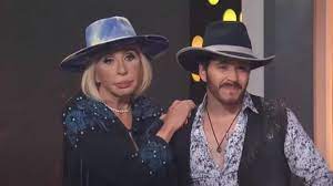 Pues el pasado 24 de abril la conductora peruana llegó al. Me Vale Tu Opinion Laura Bozo Se Pelea Con Latin Lover En Las Estrellas Bailan En Hoy Video
