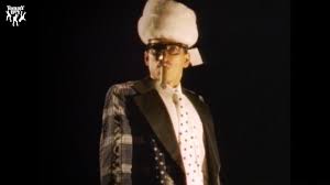 Released as the second single from the album, it reached no. Digital Underground The Humpty Dance Music Video Explicit Youtube
