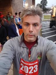 Girl fell at Harbor Blvd Corral E 10K?