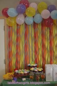 Backdrop Decorations With Balloons And Crepe Paper Candyland Party Party Balloons Diy Party Decorations