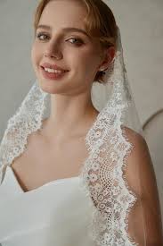 Veil Pearl Trim