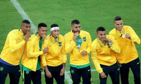 A seleção masculina de futebol foi convocada recentemente para as olimpíadas. A Hora Chegou Neymar E Weverton Brilham Brasil Vence E Leva O Ouro Lance
