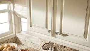 Moulding can be used in virtually any home, whether its aesthetic is classic, modern or craftsman, and along with type you should also consider material. How To Clean And Refinish Kitchen Cabinets Lowe S