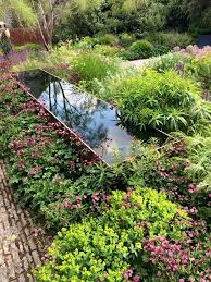 Uk Designer Tom Stuart Smith S Personal Garden Photo By Julia Cody Water Features In The Garden Landscape Design Beautiful Gardens