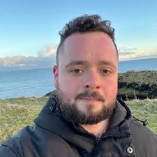 Annie Lowry Thomas (@annielowthom)