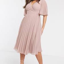 Every style is available in sizes 16w to 26w. 26 Best Plus Size Wedding Guest Dresses Of 2021