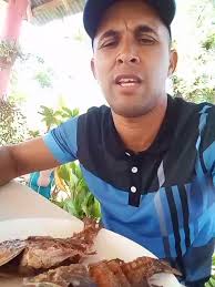 Misael Torres sigue duro,dice que el Teka Martínez ( Sandy Jiménez), no es  mejor que Minino Torres jugando Softball y que mañana se juntarán en el  Clásico Softball Los Derramaderos,para saber quién