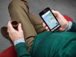 Álvaro sánchez, de fundación tecsos presenta el alcatel 2008g, un teléfono pensado para su uso por personas mayores. Los Mejores Smartphones Android Para Personas Mayores