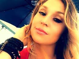 Sandi Riley's Instagram, Twitter & Facebook