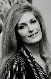 L'occasion pour fidji d'évoquer également sa prise de poids depuis 2014. Dalida Wikipedia