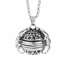 Placing a photograph inside a locket shouldn't overwhelm you. Expanding Photo Locket Buy 1 Get 1 Free Today Not Sold In Stores