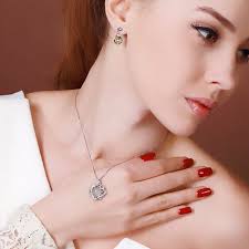 Smykker med prinsessehalskjede