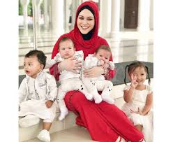 Deputy prime minister datuk seri dr ahmad zahid hamidi today attended the wedding of kinabatangan lawmaker datuk seri bung mokhtar radin's son. Bung Moktar Sibuk Tak Pernah Lupa Tanggungjawab Zizie Ezette Hiburan Mstar