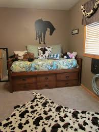 We love how dark red and dark brown bring maturity into this kid's bedroom. Horse Decor Girls Room Novocom Top