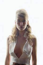 Women We Love: Rosamund Pike (33 Photos) 