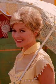 Kellie Flanagan's Instagram, Twitter & Facebook