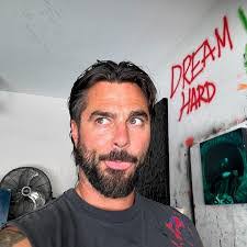 Marco Dapper's Instagram, Twitter & Facebook