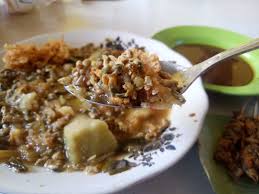 Lontong kupang kuliner khas sidoarjo yang sedap. Lontong Kupang Pak Misari Sidoarjo Lezat Berkat Jurus Tapak Tangan