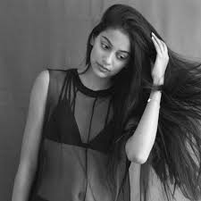 Banita sandhu (born 22 june 1997) is a british actress who primarily works in indian films. Meet Banita Sandhu The Girl Who Ll Debut Opposite Varun Dhawan In Shoojit Sircar S October