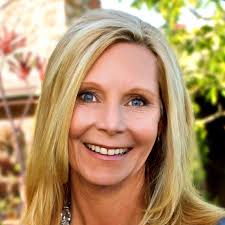 Leslie Mcfadden's Instagram, Twitter & Facebook