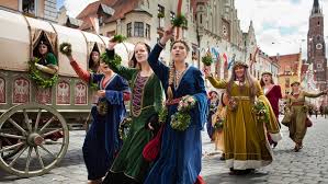 Hier ein live video von der landshuter hochzeit 2013 in der altstadt. Lagerleben Wie Im Mittelalter Die Landshuter Hochzeit Unter Unserem Himmel Br Fernsehen Fernsehen Br De