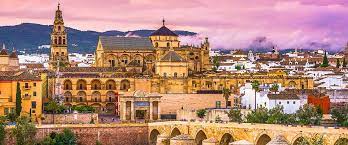 Zamek zamku castillo de santa bárbara, barrio de santa cruz, plaże w alicante. Cordoba Hiszpania Zwiedzanie Wielki Meczet I Inne Zabytki Dream Vacations Vacation Paris Skyline