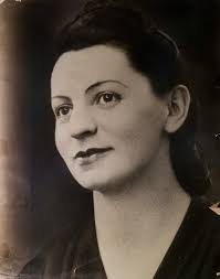 Who is the woman in the Landsberg DP camp photo from 1946?