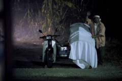 A pair of brothers named hasan and husin return to their village only to receive news from anam that tok wan terbang, the village gravedigger, has passed. Keranda Tok Wan Terbang Movie Release Showtimes Trailer Cinema Online