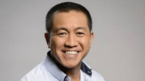 Tạo ảnh ghép tuyệt đẹp bằng cách thả hình ảnh của bạn vào các mẫu được thiết kế sẵn bởi chuyên gia và tải xuống tức thì vào bất kỳ thiết bị nào. Australian Of The Year Happiest Refugee Anh Do An Inspiring Role Model