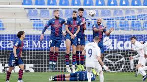 Real madrid return to action in la liga as the reigning champions gear up for a hectic fixtures list, playing three games in the span of nine days. Giyordgqay Otm