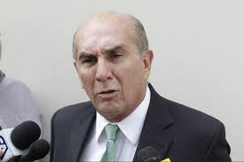 Esto si es el colmo como este dipurata de la UNE miente para ausentarse del  Congreso