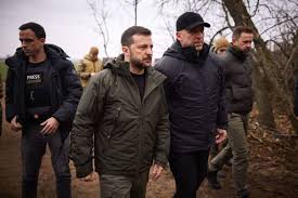 Ukraine sends new forces to the front, Zelensky suggests NATO shield