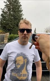 Size 12 96% modal and 4% elastane excellent condition, hardly worn, hence selling. Anti Illuminati Oliver Pocher Mit Freimaurer T Shirt Bei Facebook