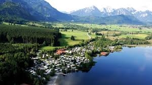 Buchen sie direkt online stellplätze für ihren wohnwagen, ihr wohnmobil oder ihr zelt auf unserem campingplatz. Camping Bannwaldsee Campingplatz Im Allgau Schwangau Bayern Campingplatz Allgau Schwangau Bayern