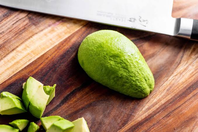 How to Prepare and Cut Avocados