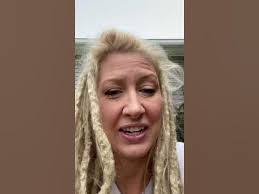 Carrie Williamson's Instagram, Twitter & Facebook