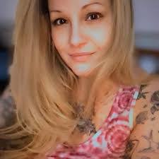 Danielle Cunnington's Instagram, Twitter & Facebook