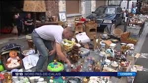 Début août, la brocante de calais qui se déroule sur 2 jours dans le quartier du vauxhall et accueille habituellement 600 exposants, se doit d'être visitée. Brocante De Maroilles 2015 36eme Edition Youtube