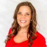 Tara Moen's Instagram, Twitter & Facebook