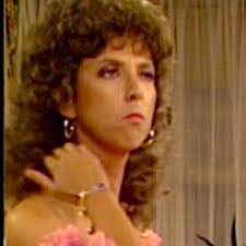 Janette Hess's Instagram, Twitter & Facebook