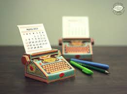 2020 Diy Printable Typewriter Desk Calendar Colourful Miniature Paper Papercraft A4 Template Pdf Gift Colleague Writer Author Diy Papier Bastelarbeiten Aus Papier Und Pappe Bastelideen