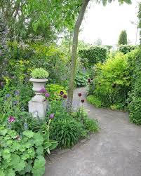 Flower Power Clausdalby Blomster Flowers Garden Containergarden Garden Inspiration Garden Urns Garden Landscaping
