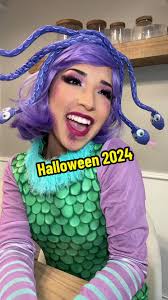 Monsters Inc Mike and Celia in Spanish