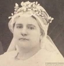 Johanna non ha (ancora) creato elenchi. Wilhelmina Johanna Moller Budde On Her Wedding Day 1916
