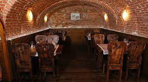 Detalii si rezervare restaurant sergiana brasov, lista de restaurante si pizzerii in brasov restaurante cu specific bucatarie traditionala romaneasca adresa strada muresenilor 28, 500030, ghiduri restaurante brasov restaurant. Restaurante Brasov In Piata Sfatului Sergiana Centru Vechi Brasov